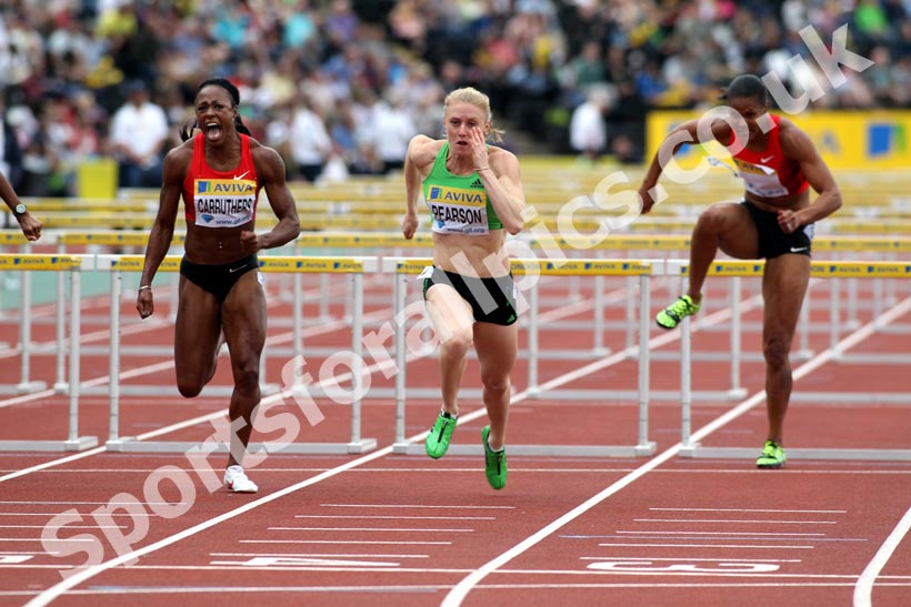 Sally Pearson beats Danielle Carruthers in the 100 metres Hurdles, 2011 Aviva London Grand Prix